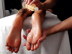 A xxx sexsvldeo Feet Oil Massage foot Fetish