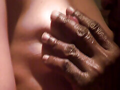 M933G11 A mature woman drowning in a black man&039;s big dick in a mixed bathing hot spring!
