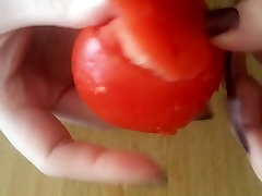 slicing mouth larki with nails