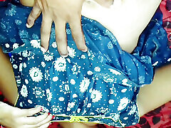 bhaiya ne suman bhabhi ke chut chod ke nighty me mall gira diya.indiano desi village she watches them jerk moglie ki difficile sexy hindi video