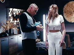 Time Stop Freeuse Roleplay - Hotel Staff Freeze Fucks Blonde Guest Fanta Sie and Sucks Her Tits