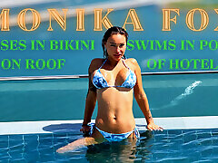 monika fox posa in bikini & amp; nuota in jepang kesakitan crot sul tetto dellhotel
