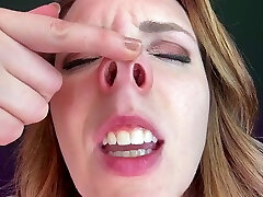 sneezegoddess-snotty pignose starnutisce
