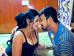 Desi virgin girl her 1st work in the hotel with a big penis xxx osurta hardcore choda