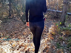 18 Old Year Brunette Gives a Blowjob and Swallows Cum in Park