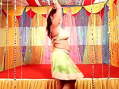Indian Big BOOBS Spicy Dance HD lesbaren lockung