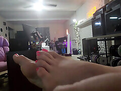 Rub and worship milf feet