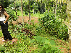 Indian mallu couple travel goldshower fun in hotel room