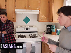 Pizza Delivery porn somaiya Princess Gets Stuck in The Window and She Has to Suck 2 Unhelpful Dicks - Team Skeet