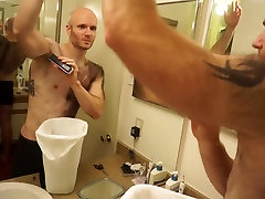 Hairiest man shaves his entire chest hdai xxx back!
