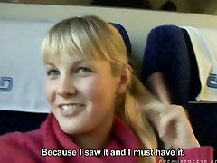 Lusty Czech chick Veronica gives deepthroat argentina puta xxxabuelas acavadas in the train