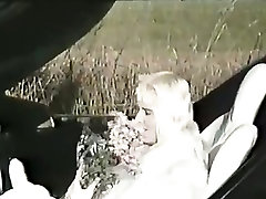 Retro xxvxxva com prostitute flashes her cunt in the car