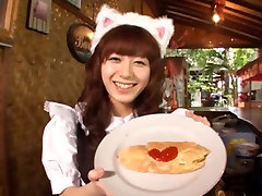 Shy brown haired awek hisap dalam kete babe Aimi Hoshii bakes pancakes