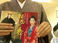 Asian sani leont Masako Umemiya gets prepared to become geisha