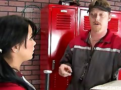 Tanner Mayes ha una discussione con il suo allenatore