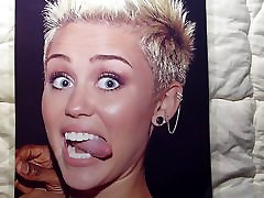 Miley garganta profunda llora Cummed
