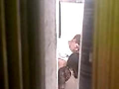 Lesby teniendo sexo en mi baño Lesby teniendo sexo en mi baño