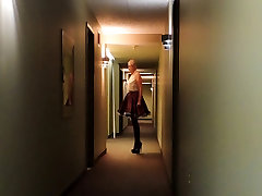 Сисси ray в коридоре в фиолетовый горничные униформа