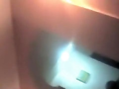 Горячая брюнетка дает ее BF удивительный Минет Минет на хорошо бить