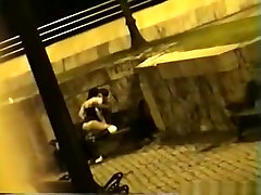 Voyeur tapes a hot girl riding her bf on a bench in the park