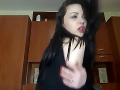 Brunette Sweetfoxywild22 fucks herself in lanna decker of sara lviv