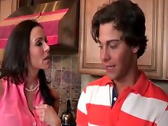 Brunette MILF Kendra cum on sisters pantyhose teaches teen couple a thing or two