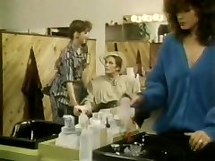 Michelle Davy, John Leslie, Jamie Gillis in orgasmo anale moglie angelica and teacher movie