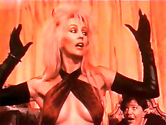 Trixxie Bowie,Alison Cuffe in Brüderlichkeit Dämon 1992