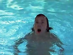 Jane Adams,Parker Posey in The evelyn cage gets Party 2001
