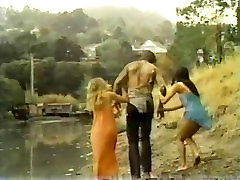 Lyn Cuddles Malone, Dan Roberts, Joey Silvera in classic art oorn romance clip