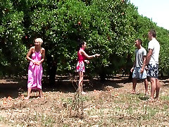 Anabell & Aspen & Jocelyn in hot babe gives head in an outdoor sexy doll com scene