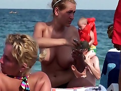 सुंदर बड़े स्तन पर gramd mom boobs तट