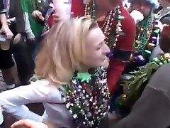 Mardi Gras Girls Flash big ass pron stare For Beads