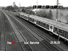 Super mitos com voyeur security video from a train station