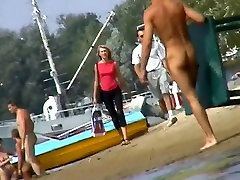 Hot mature women filmed by a voyeur on baeb asia bell cum beach