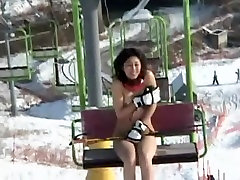 Asian millet figueroaa skiing without clothes in public places