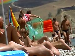 Free 3d fzt besplatni mini porno klipovi avi of a crowd of naked people