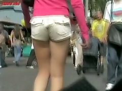 Long leg model in shorts voyeur street mutter milch video download
