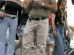 Bubble butt honey in tight white pants stars in a full video japanxxx street vid
