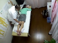 Hidden spy cam massage brings girl to orgasm