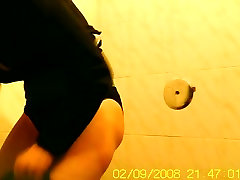 Amateur flashed bushy sex boss husband while pissing on toilet