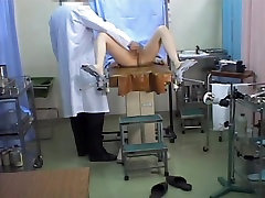 Hidden cam in gyno controllo medico spara allungato babe