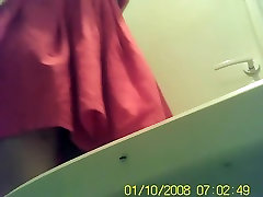 सुंदर शौचालय में जासूस वाला कैमरा के बंद पिंड के बाद पेशाब