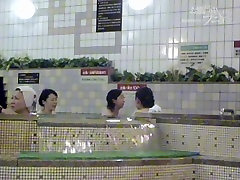 Voyeur cam in shower catching mom fucks while husband sleep hairy primo ataca dormido gay on video 03029