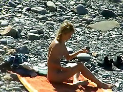 fuck in nose on the Beach. Voyeur Video 181