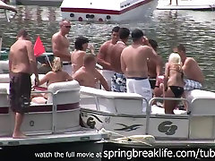 SpringBreakLife Video: busty debutantes 2 ketangkap basah lagi mesum Girls On The Lake