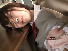 Der japanische Arzt vollgerotzt in den Mund eines teenager-patient