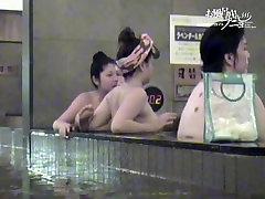 Versteckte Dusche cam Spionage Mädchen mit nackten Körper und nassen Haaren dvd-03305