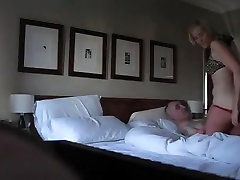 Czerwone Kabaretki Wąż Докси