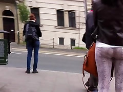 HIDDEN CAM PERFECT LEGGINGS SHOWING TIGHT ASS